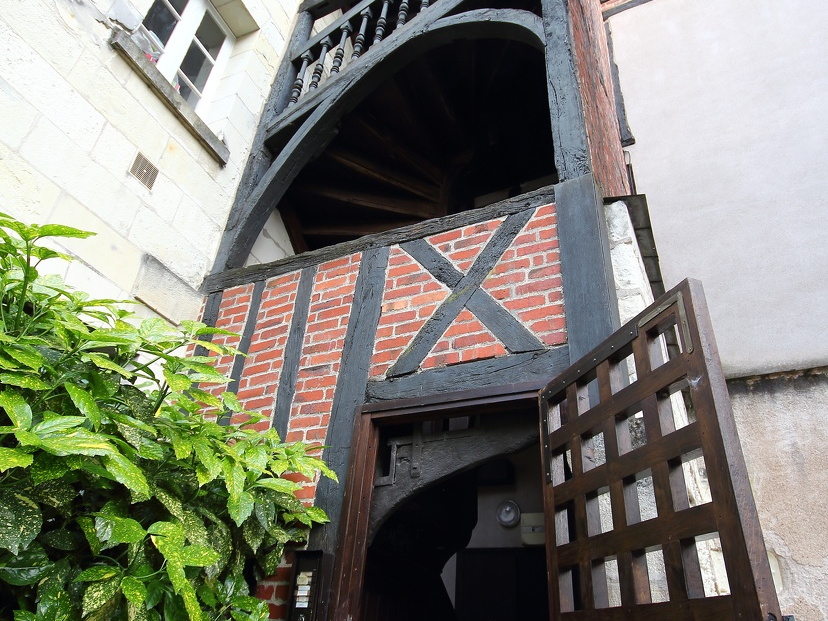 Escalier-du-Vieux-Tours-1405 0060