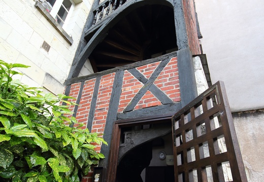 Escalier-du-Vieux-Tours-1405 0060
