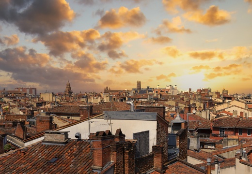 view-of-toulouse-roofs-at-sunset